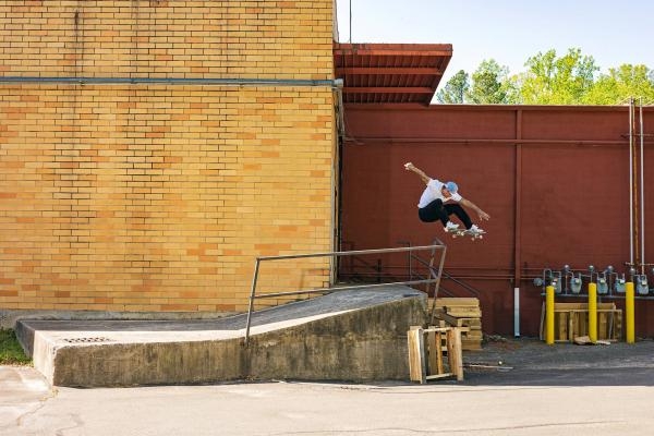 Rolling Away. Ryan Sheckler a jeho video-part