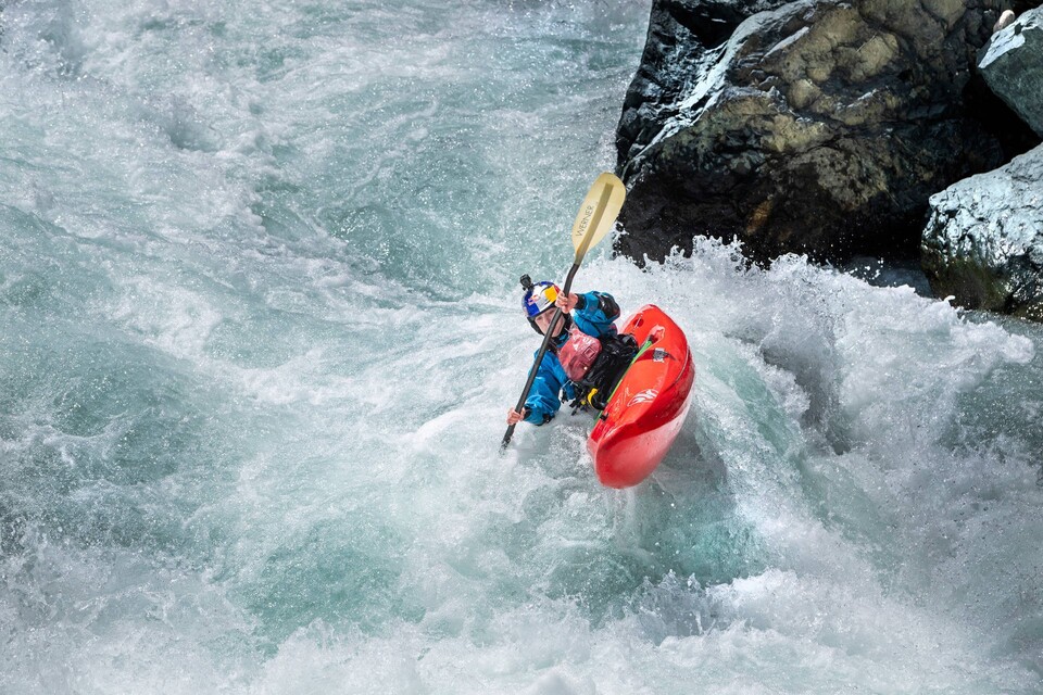 Dokument Whitewater Kayaking with Nouria Newman