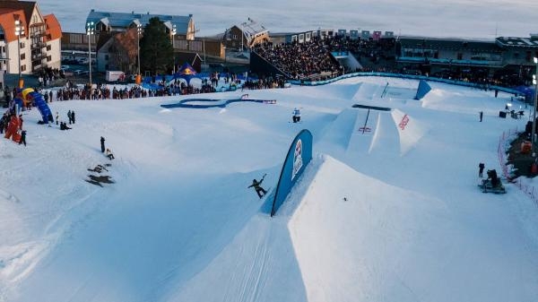 Red Bull Unrailistic livestream
