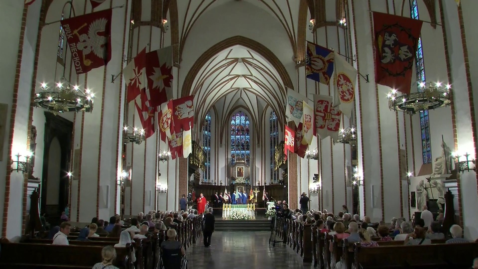 Film Msza Święta w intencji Ofiar katastrofy smoleńskiej i ojczyzny