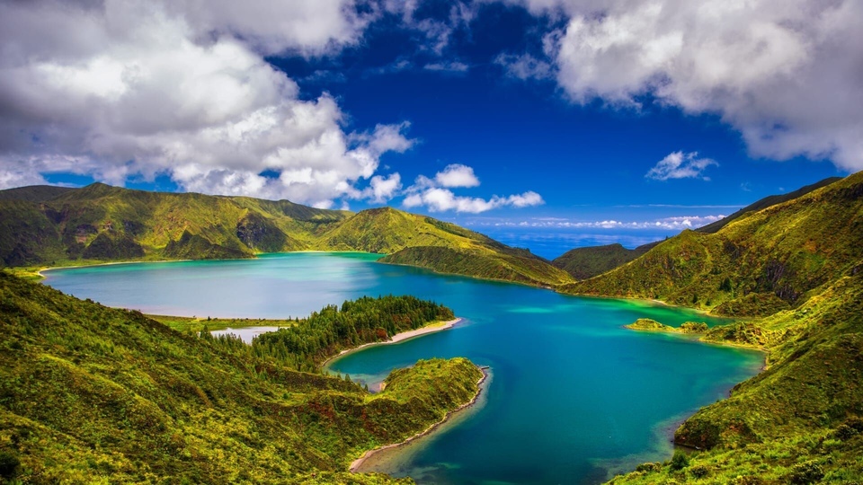 Dokument Archipel des Açores - le vert et le noir